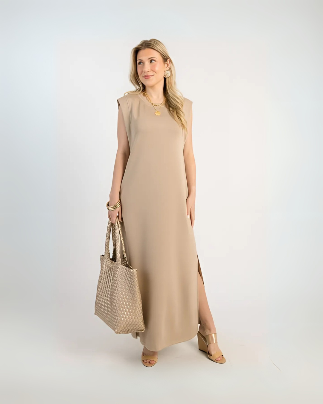 Rochie lungă și largă, cu buzunare laterale