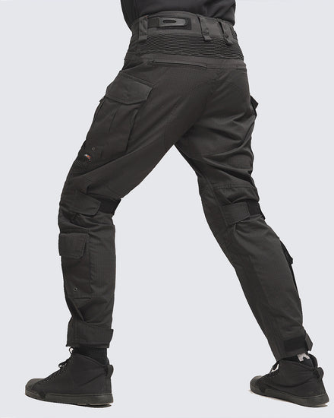 Pantaloni Tactici cu Genunchiere Reforțate și Ajustare Flexibilă