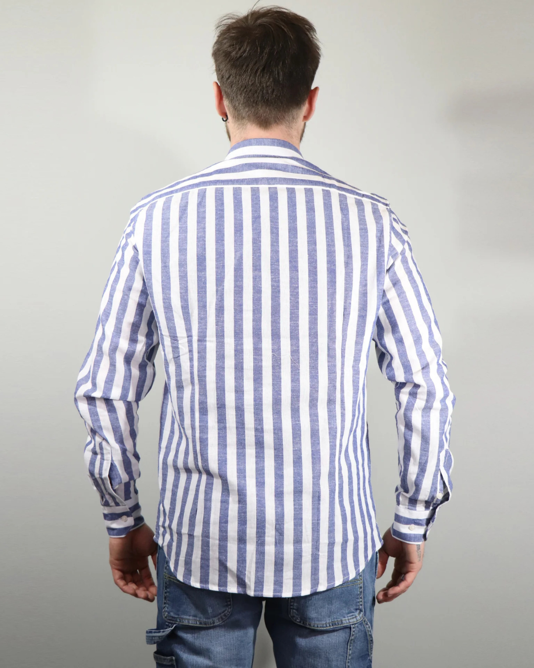 Cămașă Casual cu Dungi Pentru un Stil Bărbătesc Unic și Sofisticat