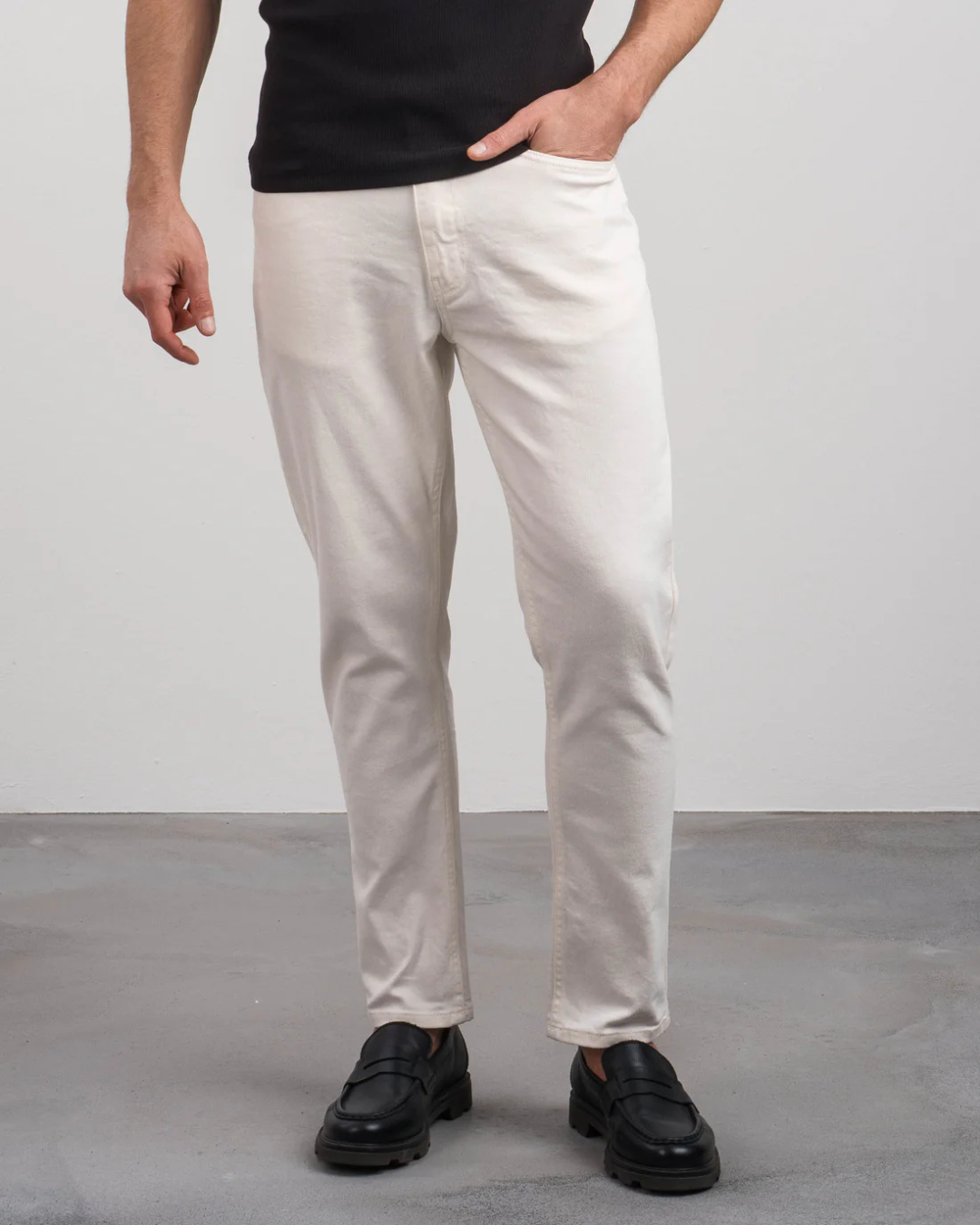 Pantaloni cu Croială Dreaptă, cu țesătură Elastică Pentru o Potrivire Confortabilă și Elegantă