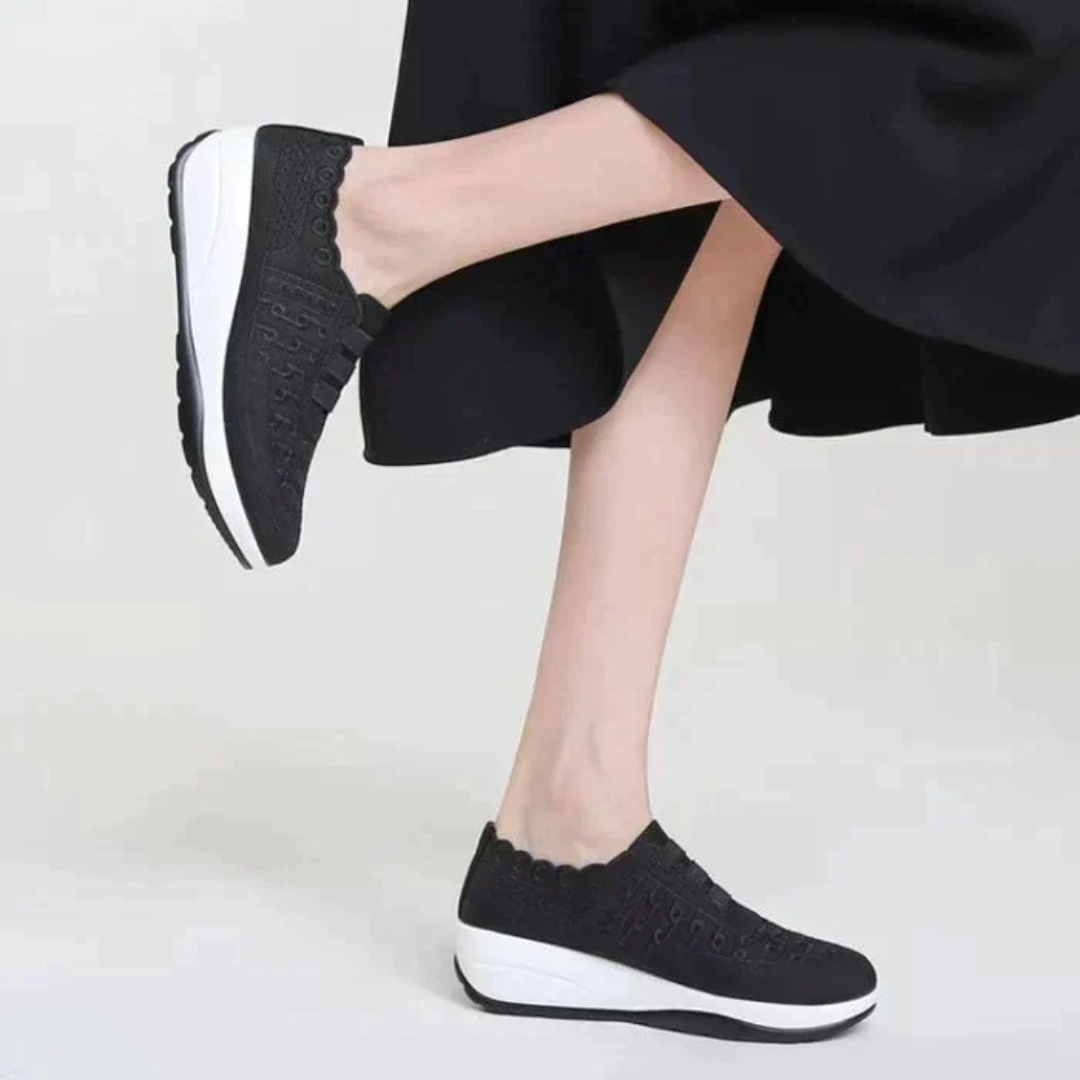 Adidași eleganți brodați, cu talpă elastică