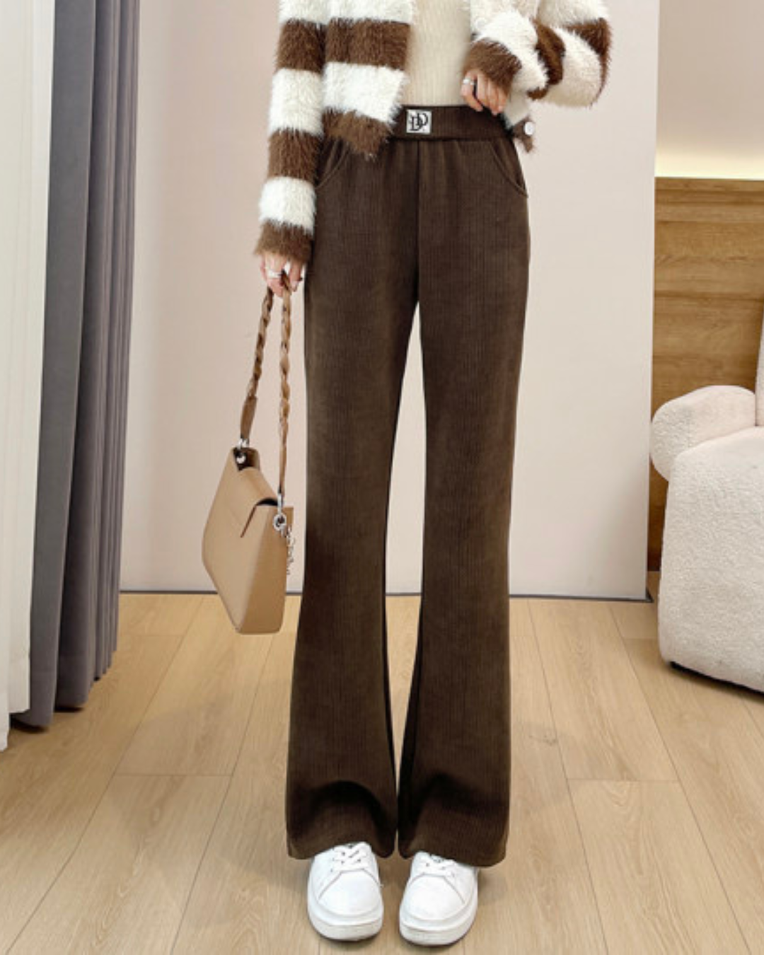 Pantaloni în dungi cu picior lat și căptușeală din fleece